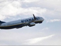 Pesawat Mendarat Darurat karena Penumpang Serangan Jantung