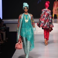 Itang Yunasz Jalinan Lungsi Pakan Jakarta Fashion & Food Festival 2016 at Hotel harris. Kelapa Gading. Jakarta. [Foto: Mohammad Abduh/Wolipop]