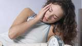 Sering Sakit Kepala Usai Bangun Tidur? Ini Saran Dokter Saraf