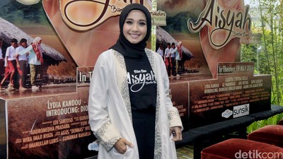 Laudya Cynthia Bella Makin Sumringah Aja