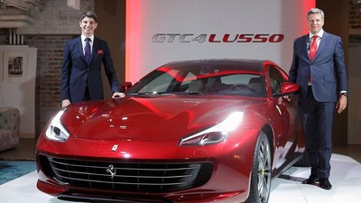 Mobil Keluarga Ferrari Masuk Tanah Asia