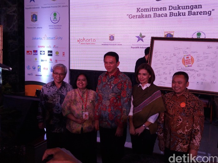 Senangnya Ahok Saat Khayalan Perpustakaan Digital Jadi Kenyataan