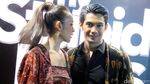 BCL dan Reza Rahadian Serasi Berbusana Tenun di Malaysia