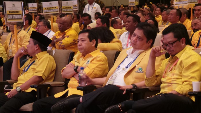 Pidato Pertama Sebagai Ketum Golkar, Novanto Minta Bantuan 7 Eks Caketum