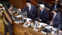 Ada 9 UU yang akan dibahas dengan target 6 UU selesai.
