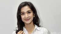 Fanny tersenyum manis di depan kamera. Pool/Noel/detikFoto.