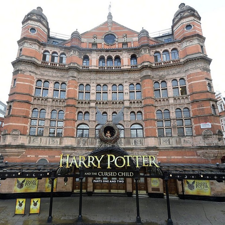 Apa Saja Kemeriahan Perayaan 20 Tahun Harry Potter di Inggris? Apa Saja Kemeriahan Perayaan 20 Tahun Harry Potter di Inggris?