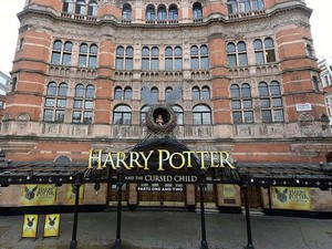 Intip Persiapan Jelang Pentas Teater Harry Potter and the Cursed Child