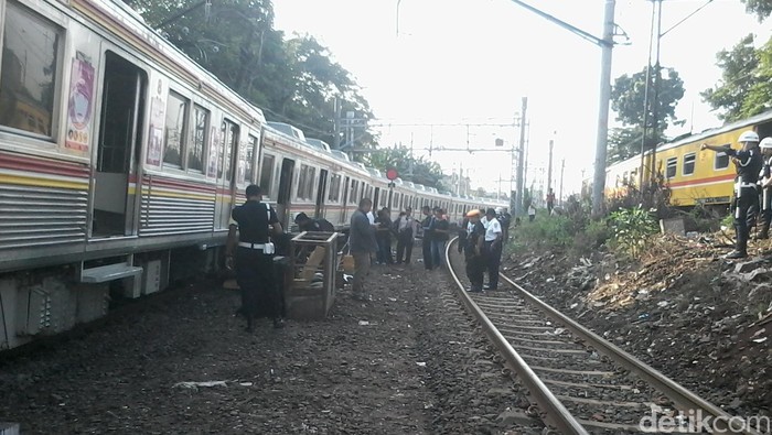 Melihat Commuter Line yang Tak Putus Dirundung Gangguan, Apa Solusinya?