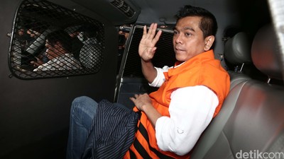 Sanusi Kembali Diperiksa Sebagai Tersangka