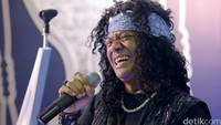 Selain itu, pria pemilik nama asli Dian Dipa Chandra juga menampilkan beberapa lagu.