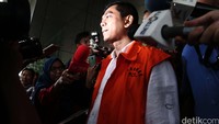 M Sanusi ditangkap pada Kamis (31/3) dengan sangkaan menerima suap sebesar Rp 2 miliar yang diberikan dalam 2 termin dari PT APL. 