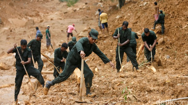 Tim SAR Cari Korban Longsor Sri Lanka
