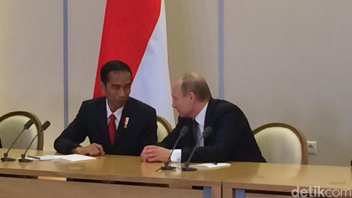 Bertemu Putin, Jokowi Bahas Kerjasama Pertahanan dan Pemberantasan Terorisme