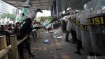 Demo di Depan KPK Ricuh