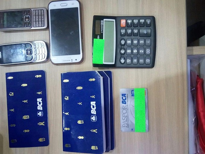 Jadi Bandar Judi Togel, 2 Kakek Ditangkap Polisi