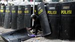 Demo di Depan KPK Ricuh
