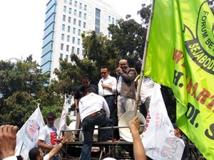 Ada Demo Tuntut Ahok Mundur Bawa Barongsai di Balai Kota, Lalin Tersendat