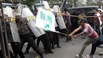 Demo di Depan KPK Ricuh