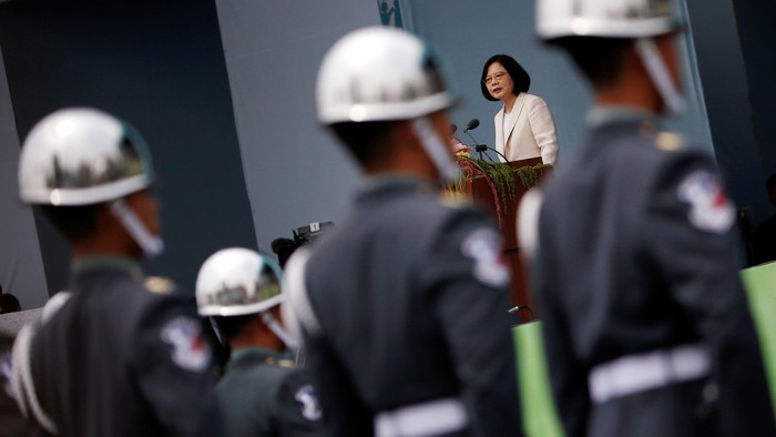 Tsai Ing-wen swears in as Taiwans President at the Presidential Office in Taipei, Taiwan May 20, 2016. REUTERS/Taipei Photojournalists Association/Pool