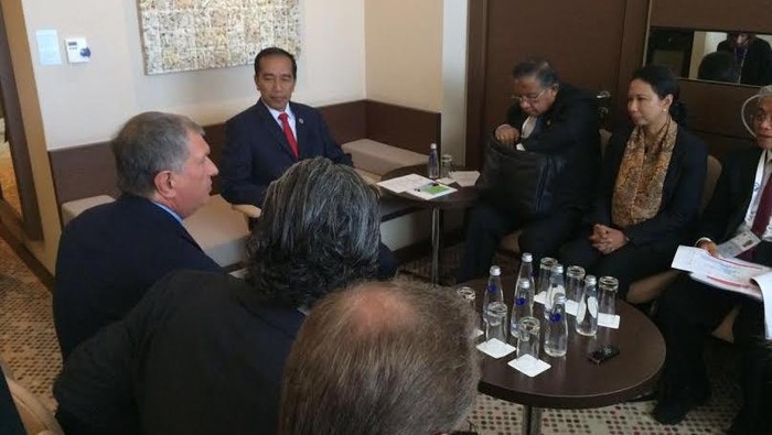 Jokowi Minta Kilang Bikinan Rusia di Tuban Bisa Beroperasi 2018