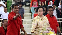 Megawati tiba di lokasi acara.
