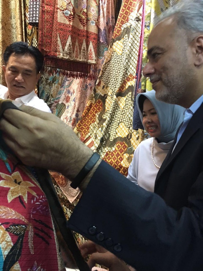 Yusril Ajak Wali Kota South Windsor New York Saud Anwar Blusukan ke Luar Batang