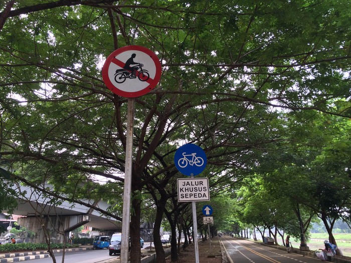 Minimnya Jalur Sepeda di Mata Para Bike Messengers