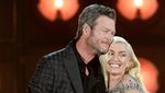 Gwen Stefani Superseksi Tampil Bareng Blake Shelton
