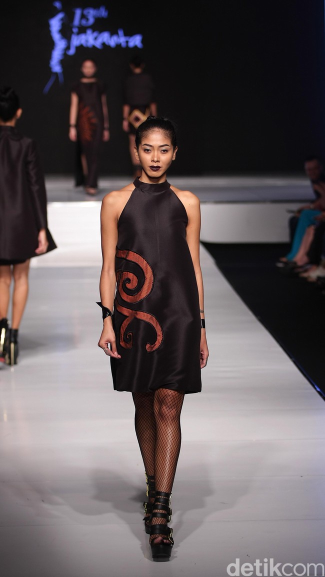 Diniira Jalinan Lungsi Pakan Jakarta Fashion & Food Festival 2016 at Hotel harris. Kelapa Gading. Jakarta. [Foto: Mohammad Abduh/Wolipop]