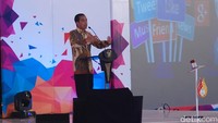 Jokowi berkesempatan memberikan arahan kepada para peserta yang memenuhi ruangan Gedung Keong berlokasi di kampus Tel-U.