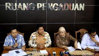 Pertemuan ini berlangsung sekitar 30 menit antara pengacara warga dengan pihak Komnas HAM.