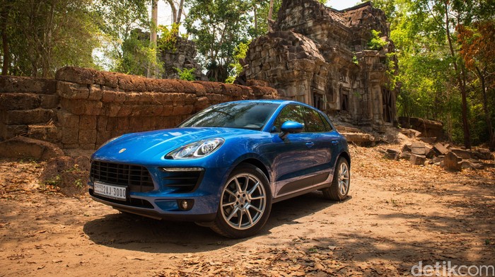 Test Drive Porsche Macan di Kamboja
