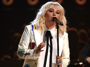 Usaha Lupakan Kasus Pencabulan, Kesha Bangkit Lewat Tur Konser