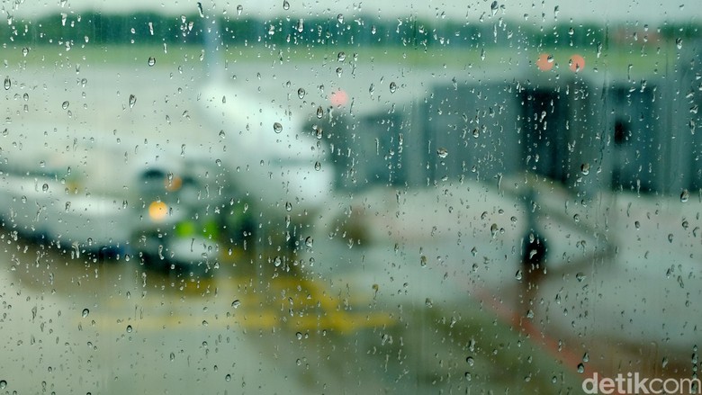 Ilustrasi Cuaca Buruk Bandara