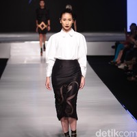 Diniira Jalinan Lungsi Pakan Jakarta Fashion & Food Festival 2016 at Hotel harris. Kelapa Gading. Jakarta. [Foto: Mohammad Abduh/Wolipop]