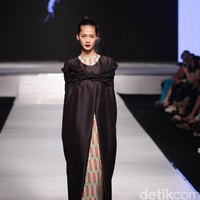 Diniira Jalinan Lungsi Pakan Jakarta Fashion & Food Festival 2016 at Hotel harris. Kelapa Gading. Jakarta. [Foto: Mohammad Abduh/Wolipop]