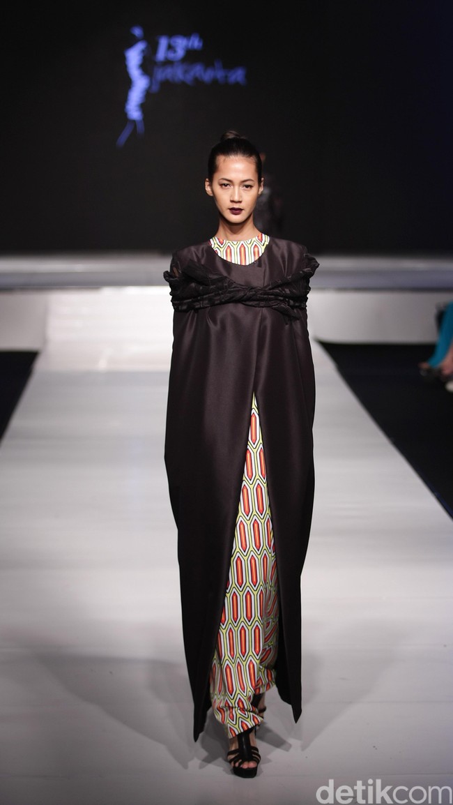 Diniira Jalinan Lungsi Pakan Jakarta Fashion & Food Festival 2016 at Hotel harris. Kelapa Gading. Jakarta. [Foto: Mohammad Abduh/Wolipop]