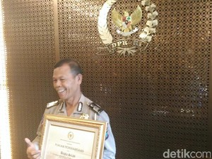 Bripka Seladi dan Kisah Gus Dur tentang Polisi Jujur