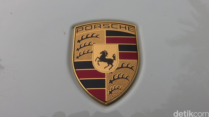 2 Remaja Curi Mobil Porsche, Pamer di Instagram