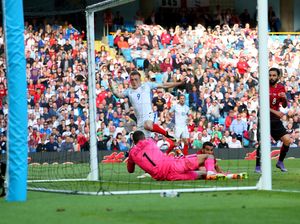 Inggris Taklukkan Turki 2-1