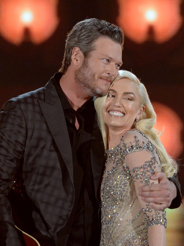 LAS VEGAS, NV - MAY 22:  Recording artists Blake Shelton (L) and Gwen Stefani perform onstage during the 2016 Billboard Music Awards at T-Mobile Arena on May 22, 2016 in Las Vegas, Nevada.  (Photo by Kevin Winter/Getty Images)