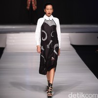 Diniira Jalinan Lungsi Pakan Jakarta Fashion & Food Festival 2016 at Hotel harris. Kelapa Gading. Jakarta. [Foto: Mohammad Abduh/Wolipop]