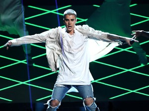 Instagram Diretas, Mantan Pacar Unggah Foto Syur Justin Bieber