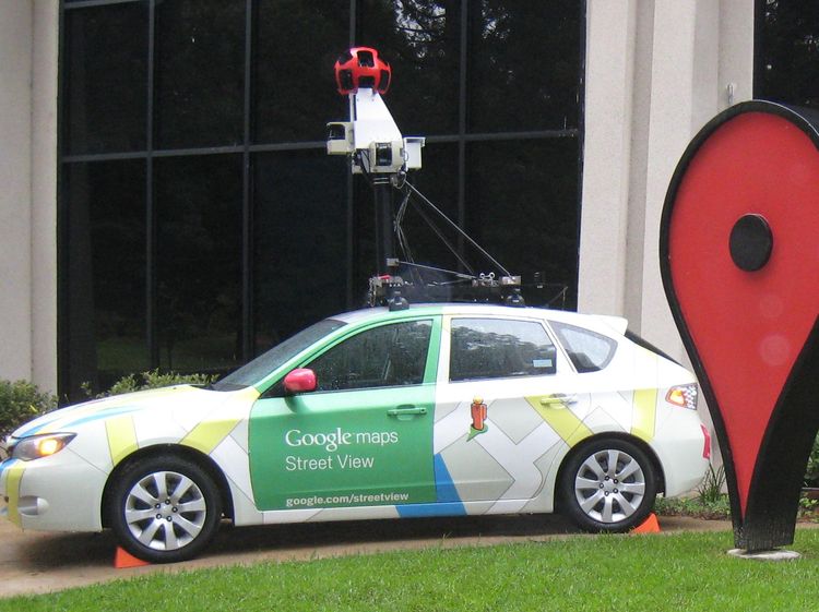 13 Momen Aneh yang Tertangkap Google Street View