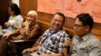Diskusi tersebut dilatari dengan tren kebebasan berekspresi sejak era reformasi 1998 hingga saat ini.