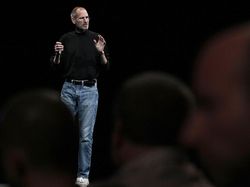 Lebih Parah dari Nadiem, Bos Teknologi Kaosan di Acara Resmi