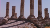 Tiket masuk ke situs Amman Citadel adalah JD 3 (Jordan Dinar) atau sekitar Rp 60 ribu. Ada banyak reruntuhan bangunan bersejarah dari zaman prasejarah (Madin/detikTravel)