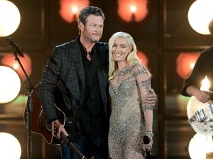 Kencan Romantis ala Gwen Stefani & Blake Shelton: Pakai Helikopter