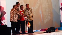  Jokowi hadir didampingi Gubernur Jawa Barat Ahmad Heryawan, sejumlah menteri Kabinet Kerja, dan Ketua Umum Badan Pengurus Pusat Hipmi, Bahlil Lhadalia.